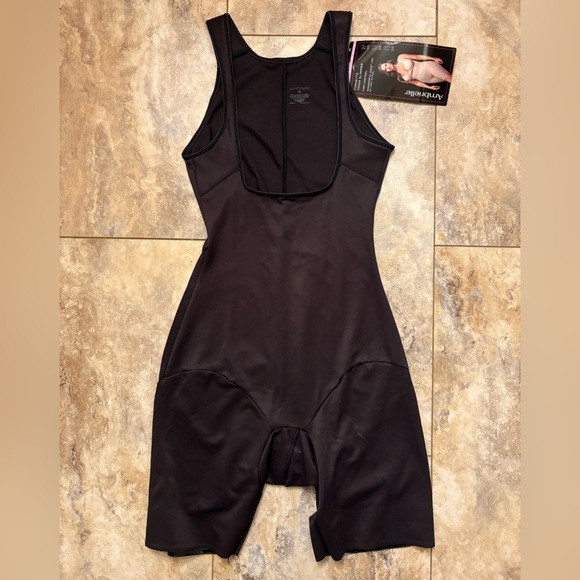 Ambrielle Other - NWT Ambrielle High Waist Thigh and Back Magic
Body Shaper Medium